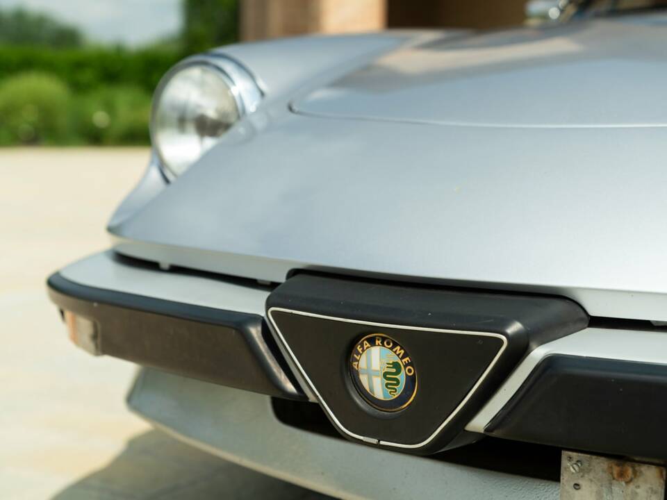 Image 23/50 of Alfa Romeo 2.0 Spider (1985)