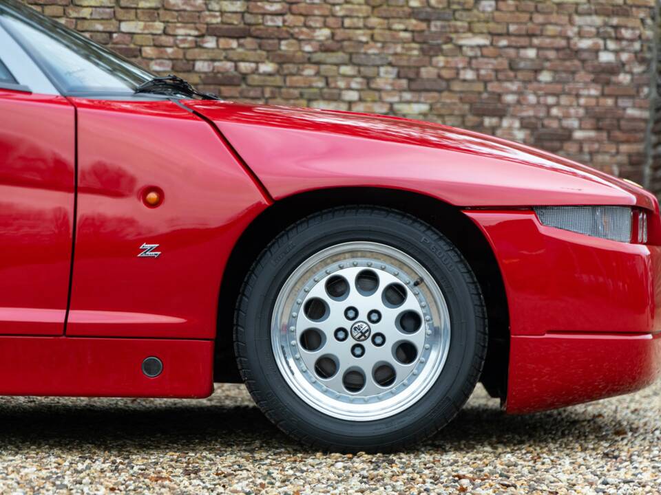 Image 41/50 de Alfa Romeo SZ (1991)