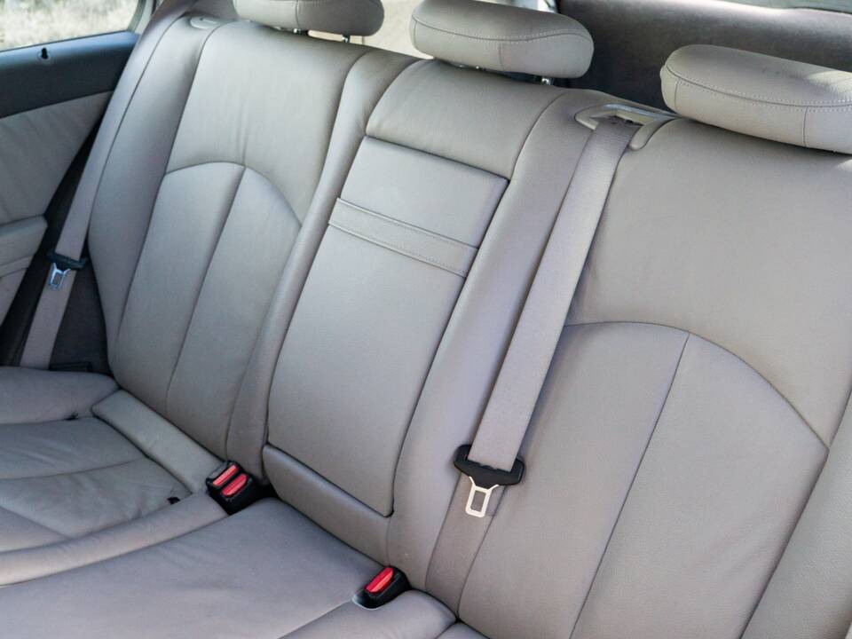 Immagine 22/25 di Mercedes-Benz E 280 CDI T (2009)