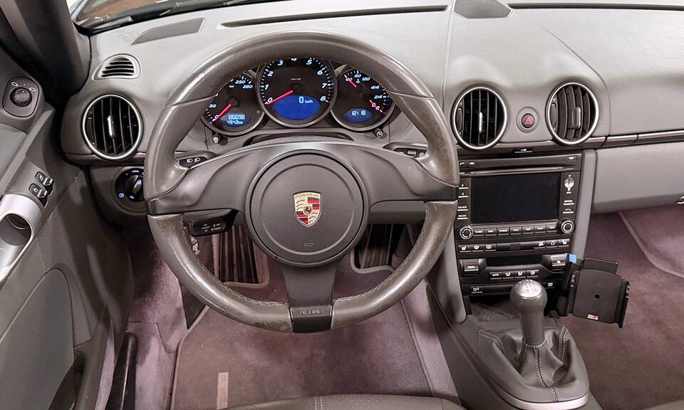 Image 21/26 of Porsche Boxster (2010)