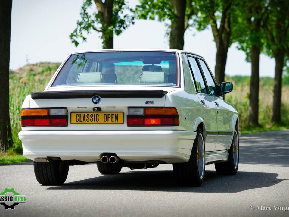Image 46/51 of BMW M 535i (1985)