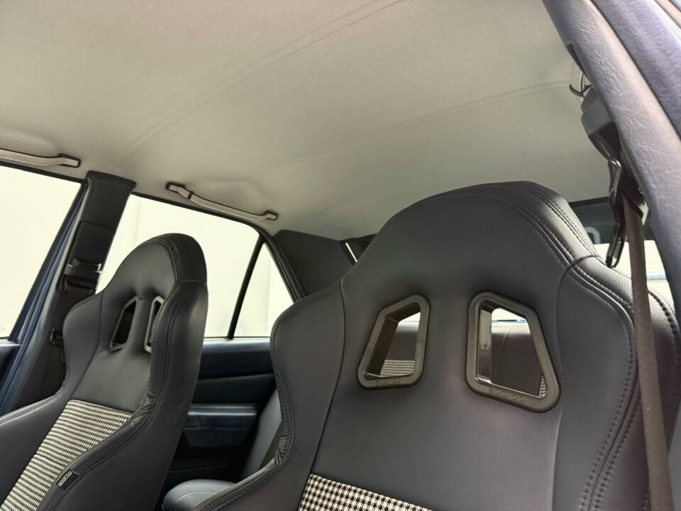 Image 14/28 of Mercedes-Benz C 180 (1994)