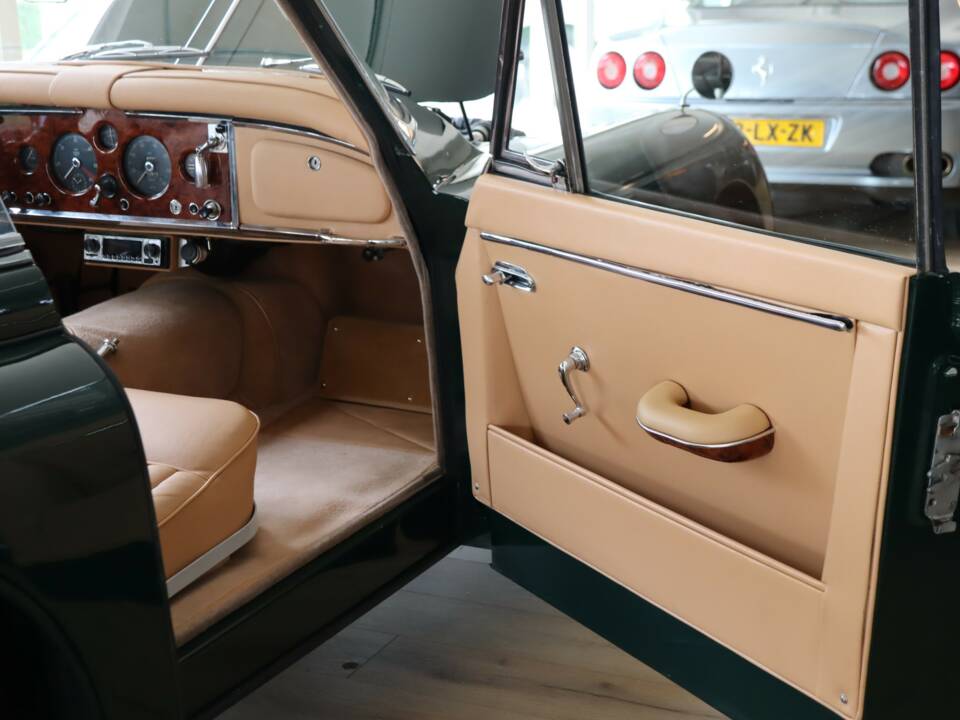 Image 30/50 of Jaguar XK 150 FHC (1959)