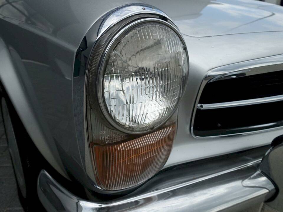 Image 18/36 of Mercedes-Benz 280 SL (1970)