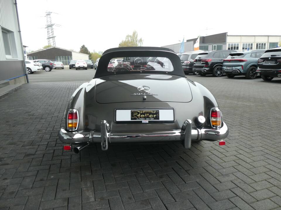 Image 5/26 of Mercedes-Benz 190 SL (1962)