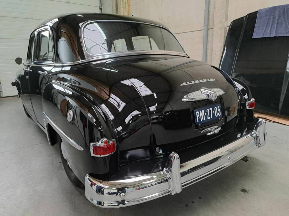 Image 3/8 of Plymouth Special Suburban (1950)
