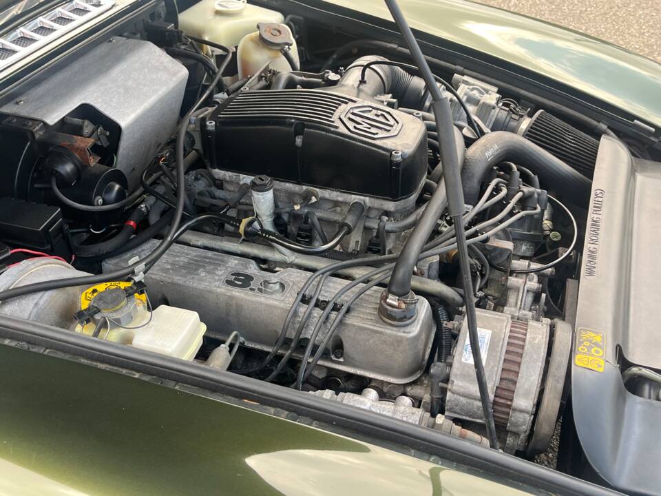 Bild 32/41 von MG RV8 (1994)