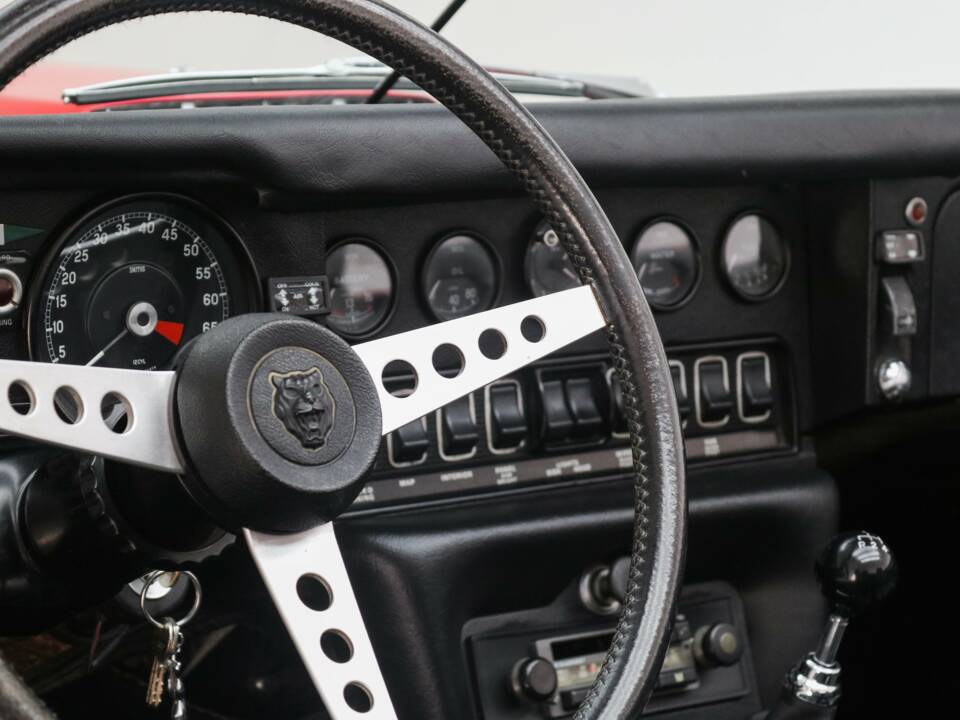 Bild 8/48 von Jaguar E-Type V12 (1973)