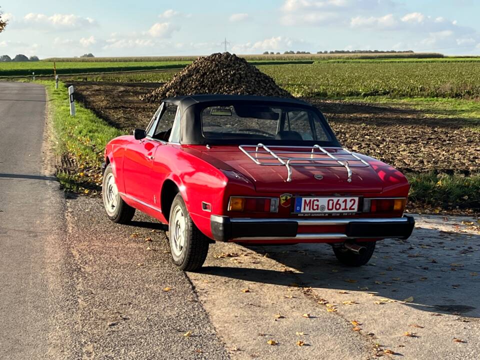 Image 35/37 of FIAT 124 Spider CS1 (1976)