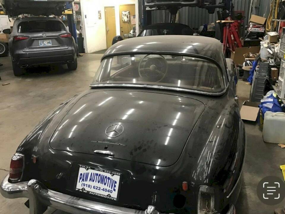 Image 19/43 of Mercedes-Benz 190 SL (1962)