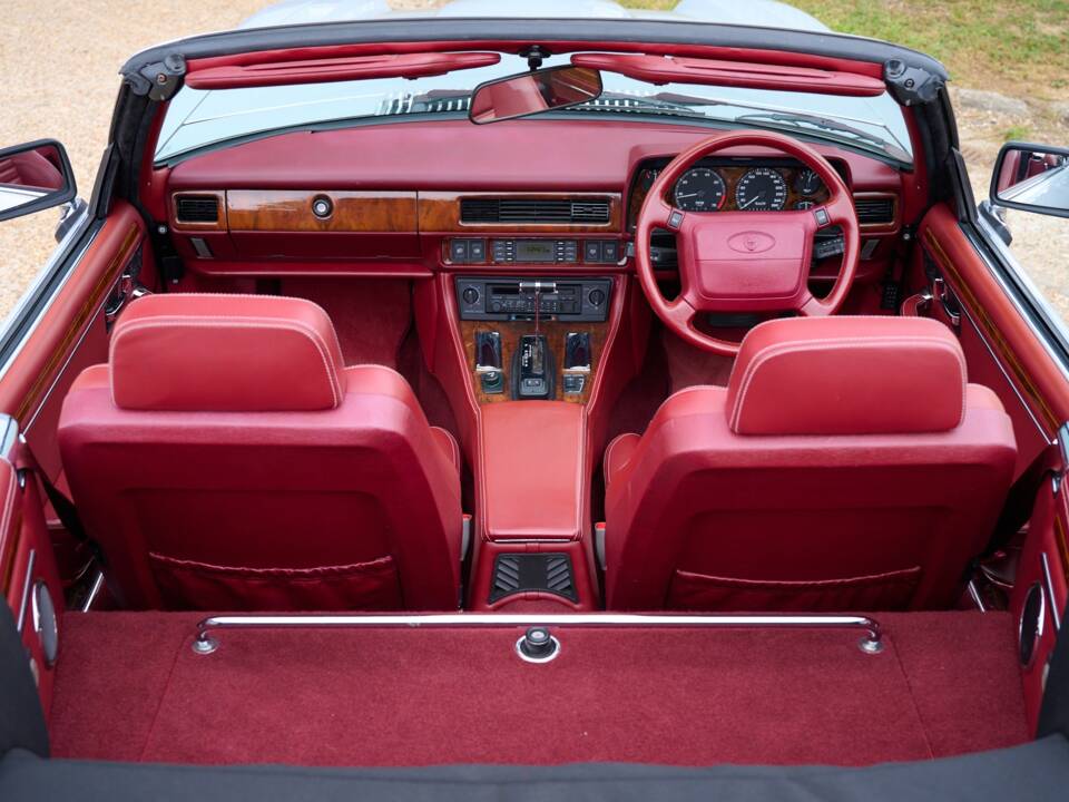 Image 4/50 of Jaguar XJS 6.0 (1993)