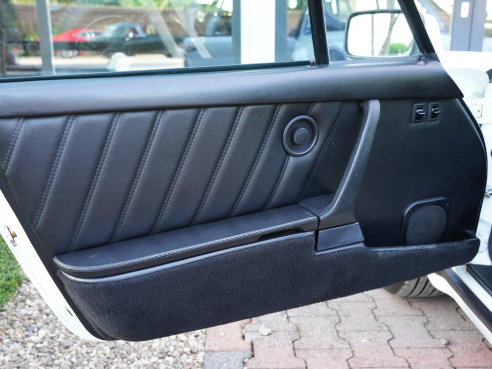 Image 12/50 of Porsche 911 Turbo 3.3 (1986)