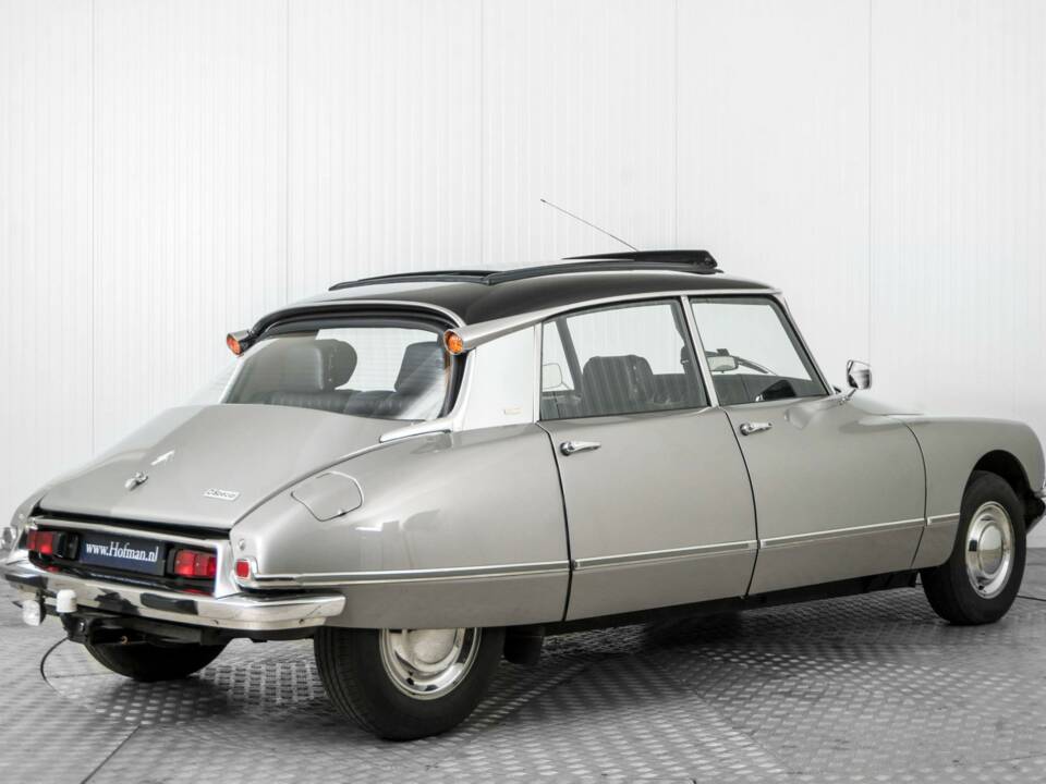 Image 2/50 of Citroën D Spécial (1971)