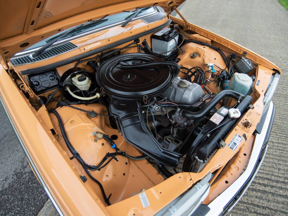 Image 21/32 of Mercedes-Benz 250 (1978)