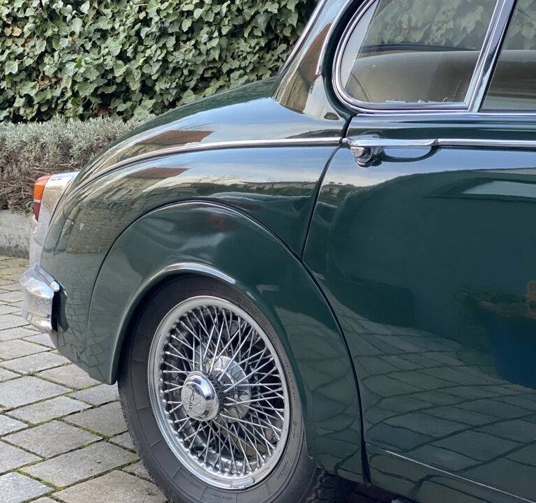 Image 4/7 of Jaguar Mk II 3.8 (1967)