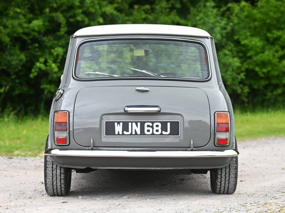 Image 13/24 of Austin Mini 1000 (1970)