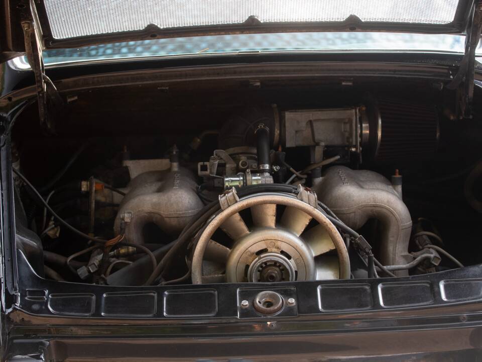 Bild 48/50 von Porsche 911 Carrera 3.2 (1988)