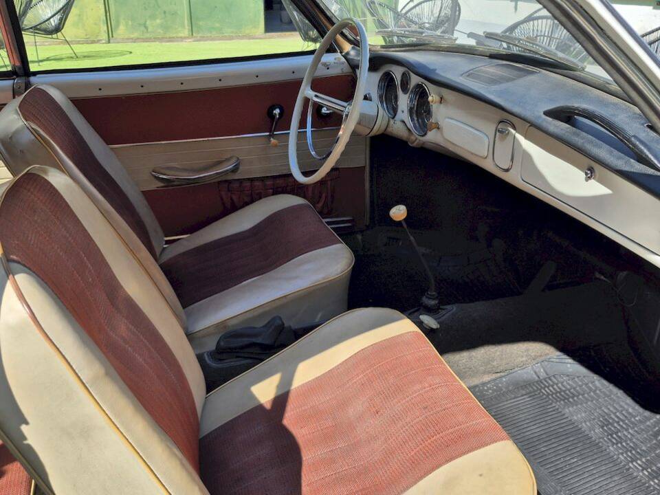 Image 38/71 of Volkswagen Karmann Ghia 1200 (1962)