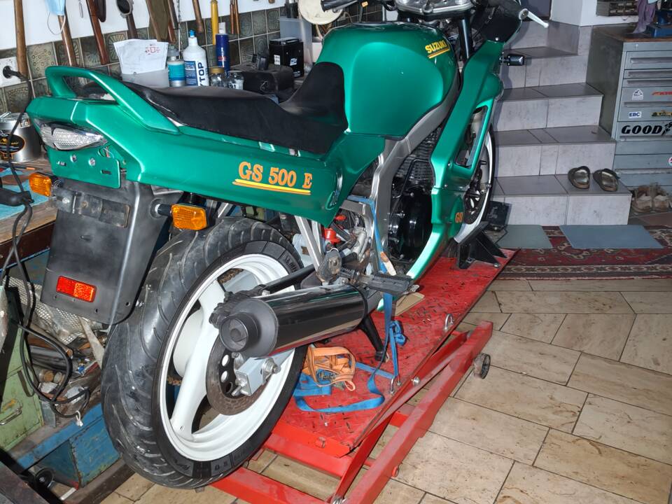 Immagine 2/4 di Suzuki GS 500E (1993)
