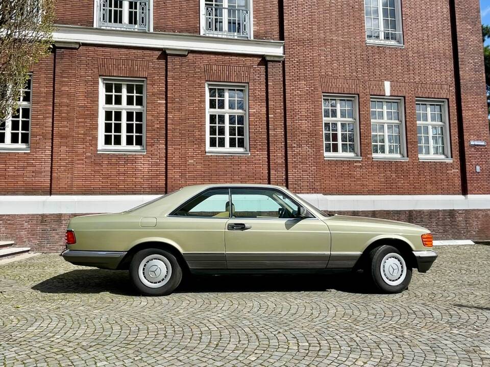 Bild 1/65 von Mercedes-Benz 380 SEC (1983)