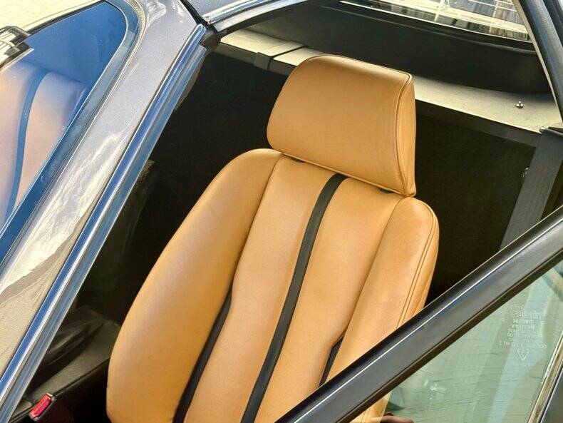 Image 11/50 of Ferrari 308 GTS (1900)