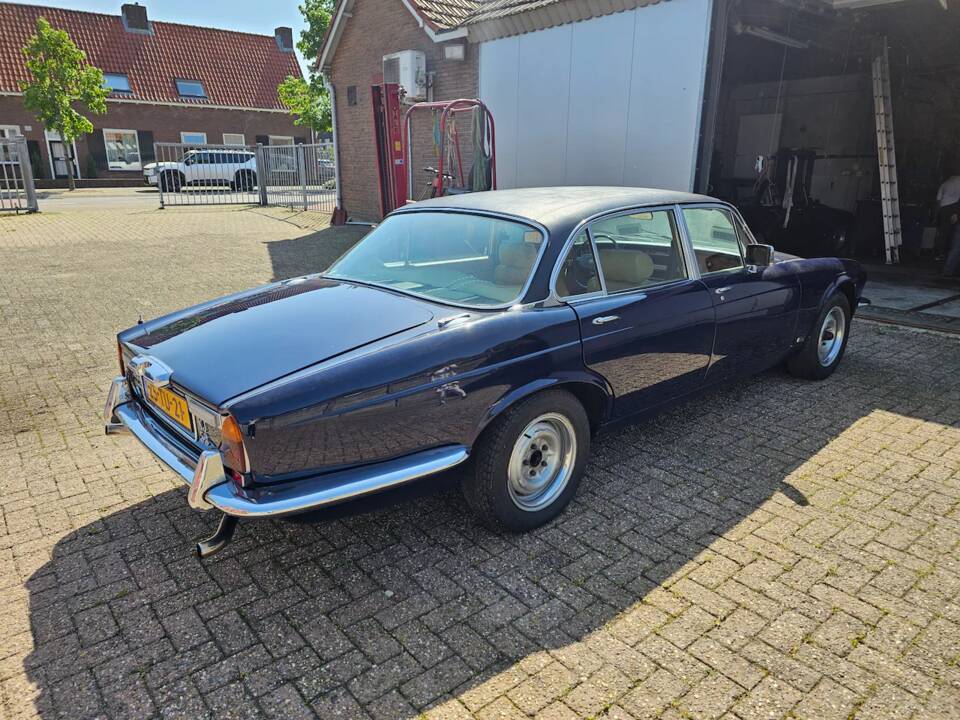 Bild 5/18 von Jaguar XJ 12 L (1978)