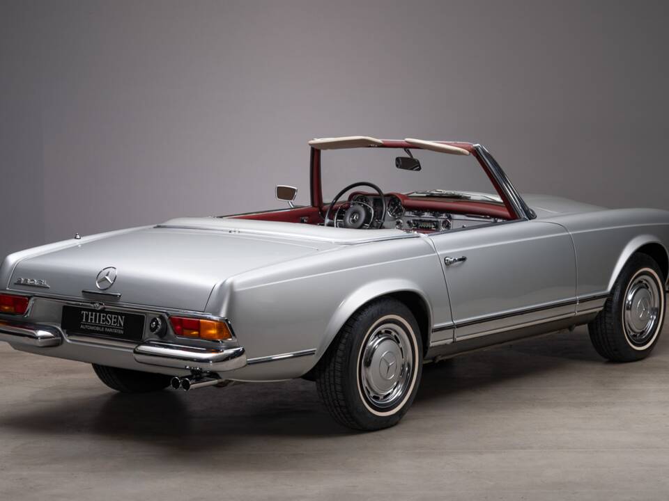Bild 21/44 von Mercedes-Benz 280 SL (1970)