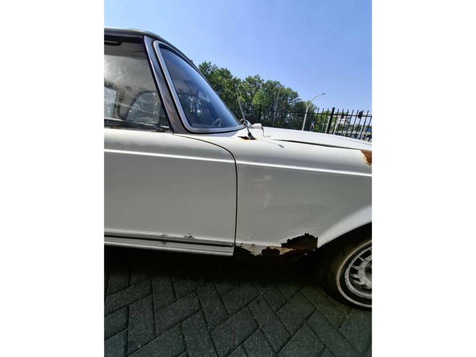 Image 10/50 de Mercedes-Benz 250 SL (1967)