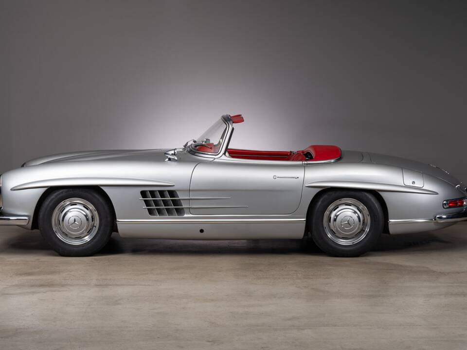 Image 7/47 of Mercedes-Benz 300 SL Roadster (1963)