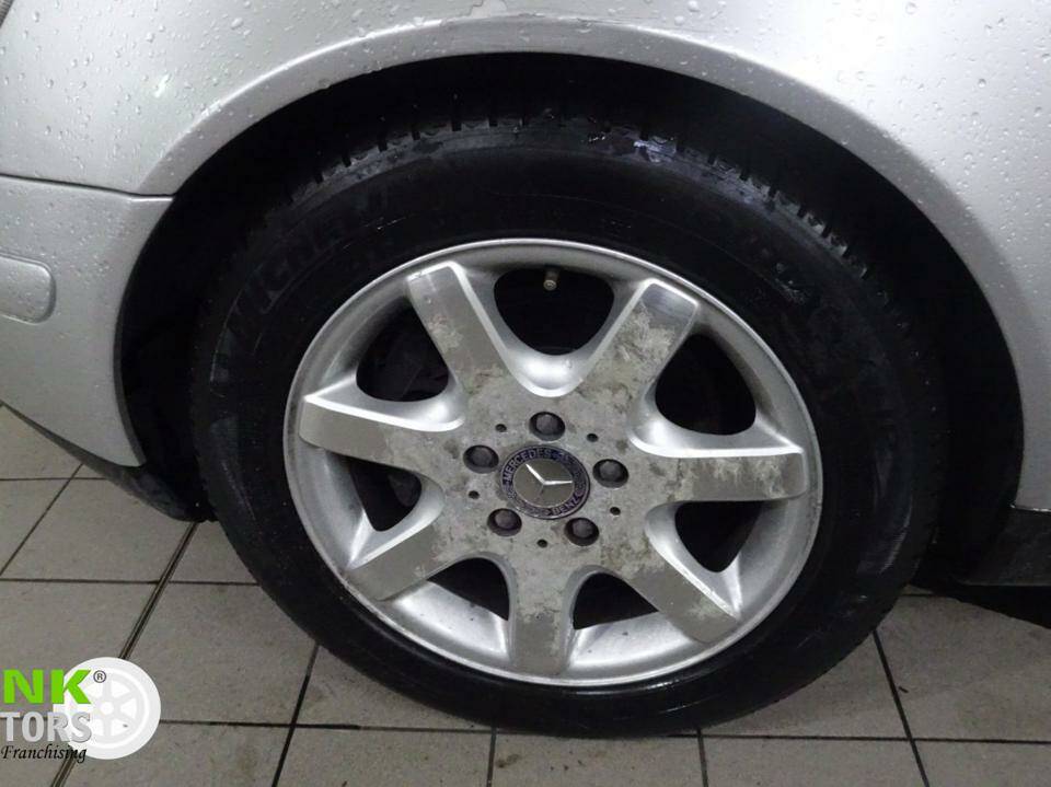 Immagine 8/10 di Mercedes-Benz SLK 200 Kompressor (1997)