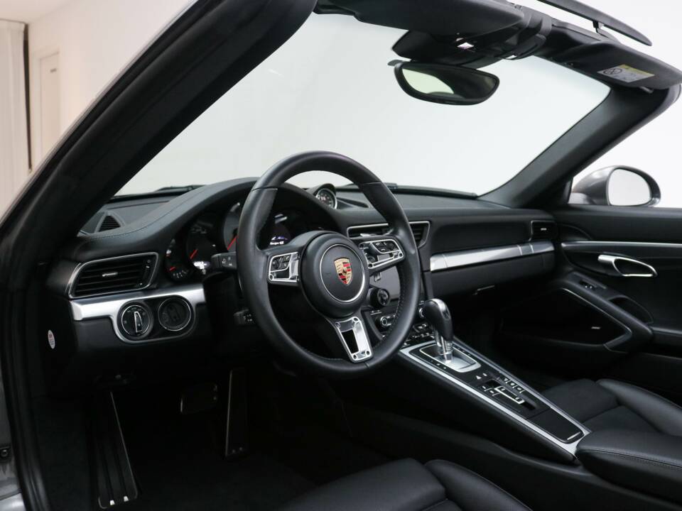 Image 5/20 of Porsche 911 Targa 4S (2016)