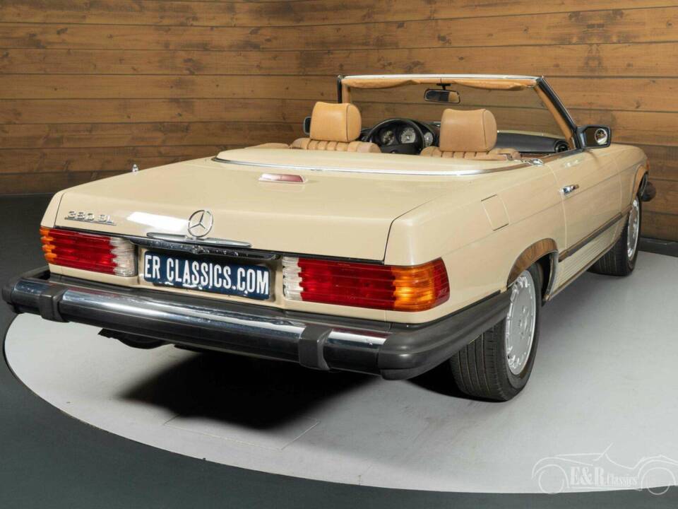 Immagine 19/29 di Mercedes-Benz 380 SL (1983)