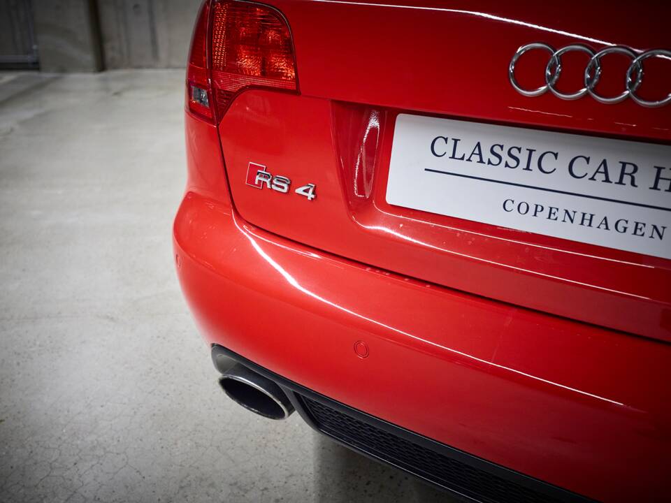 Image 38/95 of Audi RS4 Avant (2006)