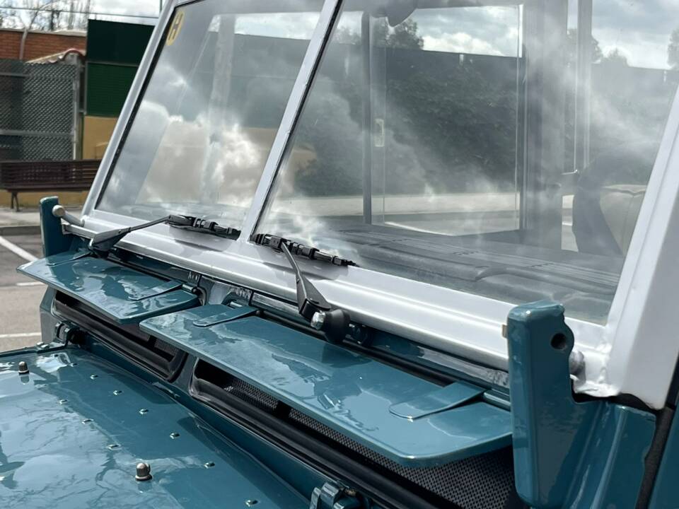 Bild 46/51 von Land Rover 88 (1976)