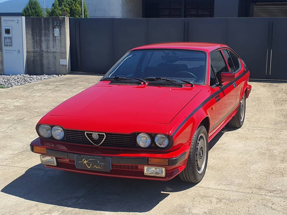 Imagen 1/35 de Alfa Romeo GTV 2.0 (1981)