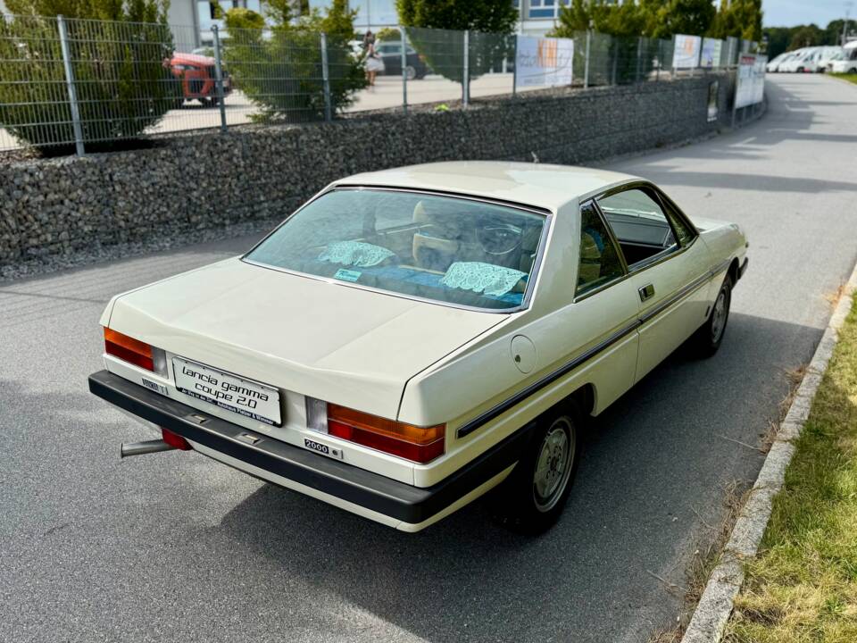 Immagine 7/33 di Lancia Gamma Coupe 2000 (1978)