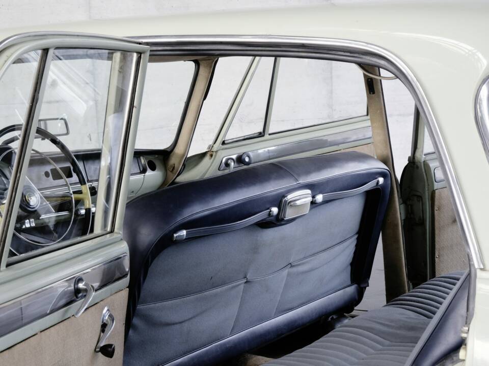 Image 20/48 of Alfa Romeo 2600 Berlina (1962)