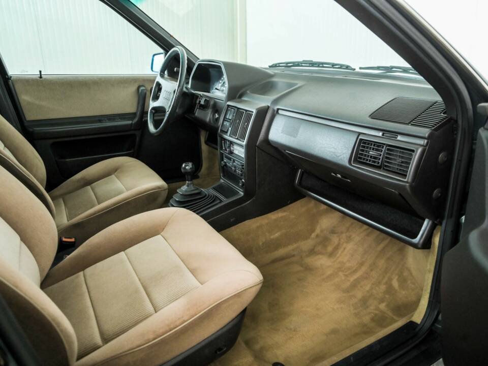 Image 12/41 of Audi 100 - 2.0 TD (1986)