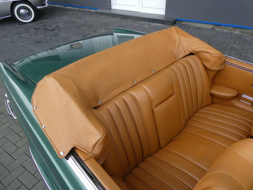 Afbeelding 16/26 van Mercedes-Benz 280 SE 3,5 (1970)