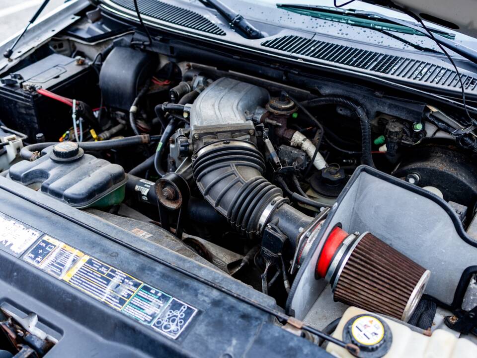 Image 5/50 of Ford F-150 SVT Lightning (2002)