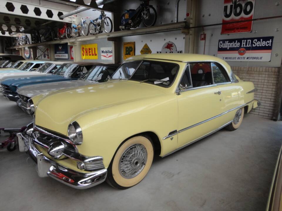 Image 12/13 of Ford Custom DeLuxe Club Coupe (1951)