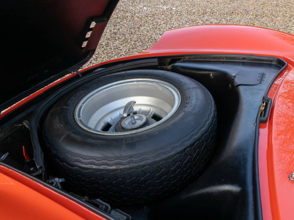 Image 34/50 de Ferrari Dino 246 GT (1970)