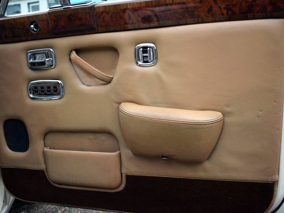 Image 8/50 of Rolls-Royce Silver Shadow II (1979)