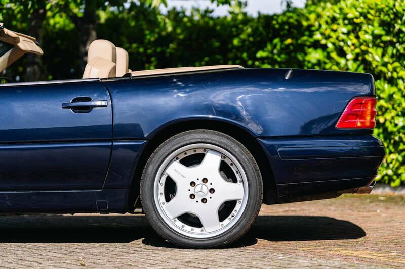 Image 13/50 of Mercedes-Benz SL 600 (2000)