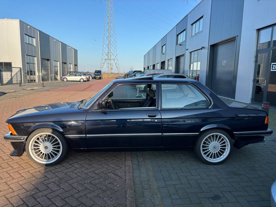 Image 8/28 of BMW 323i (1982)