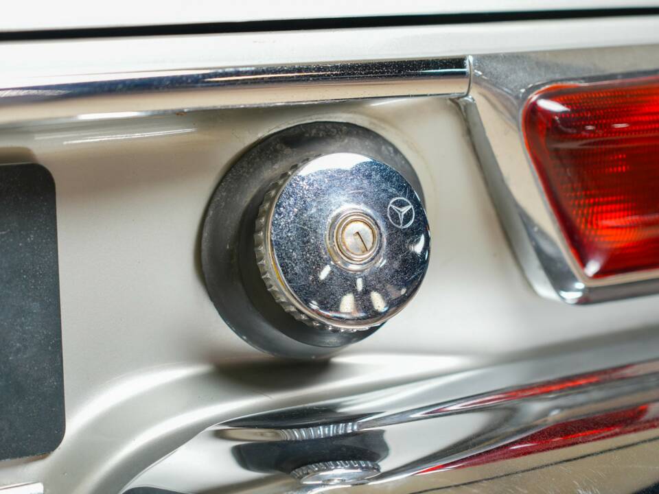 Bild 24/36 von Mercedes-Benz 230 SL (1966)