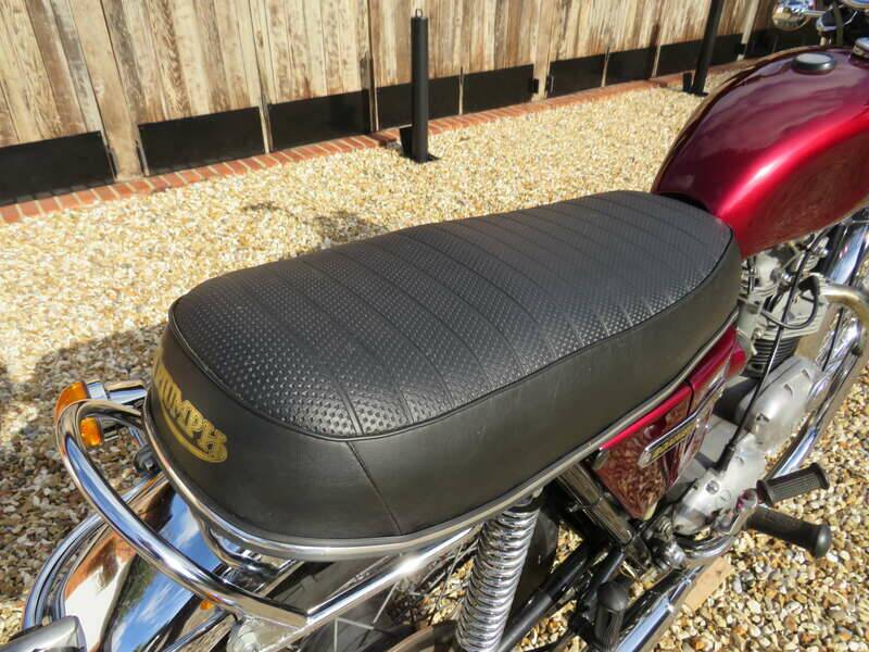 Image 16/44 of Triumph DUMMY (1976)