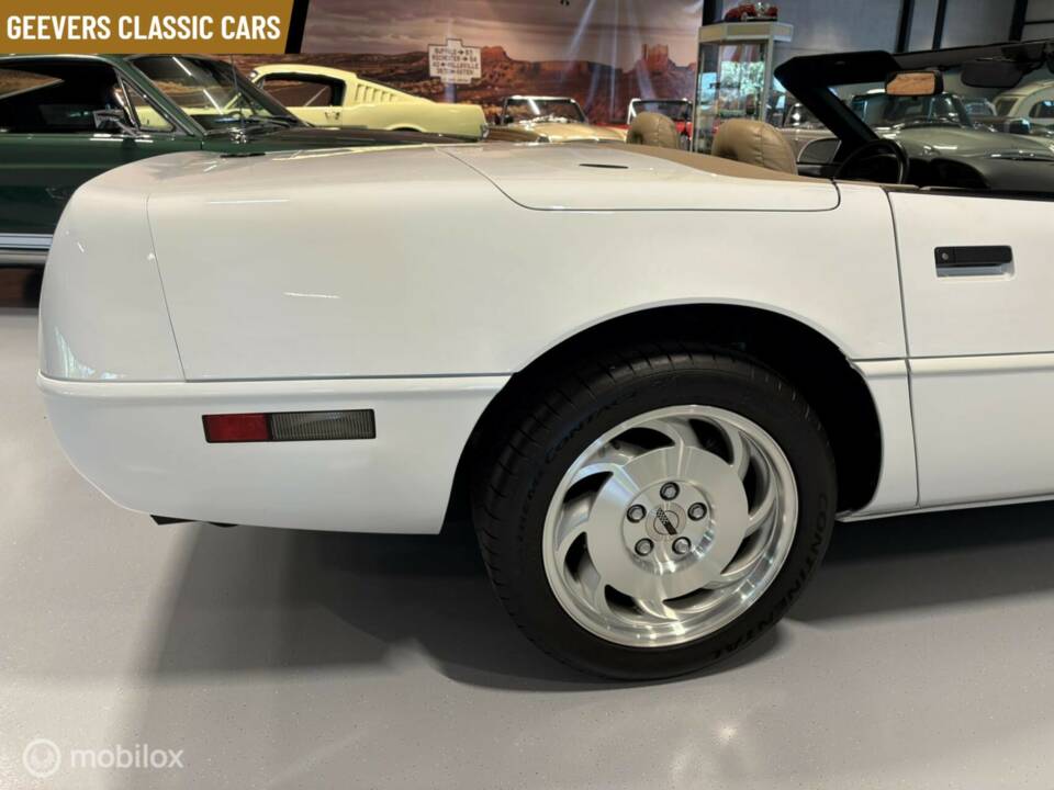 Image 7/30 of Chevrolet Corvette Convertible (1995)
