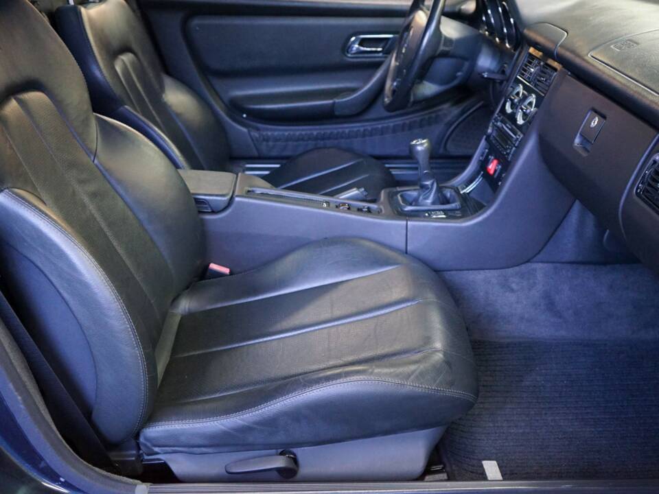 Image 15/25 of Mercedes-Benz SLK 230 Kompressor (1997)