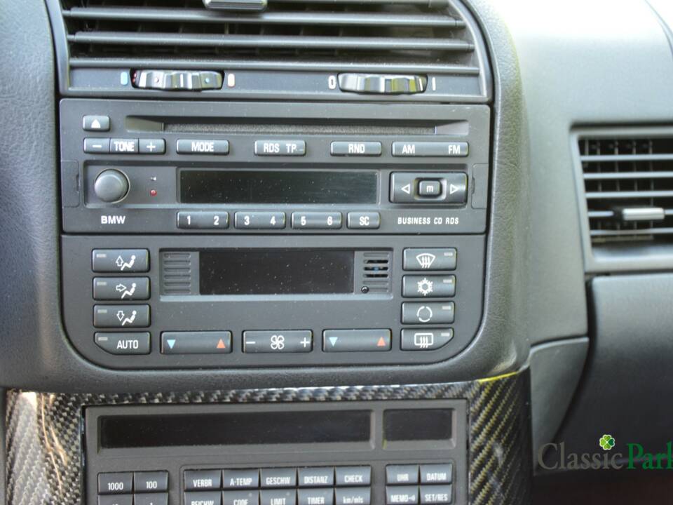 Image 31/50 de BMW 323i (1998)